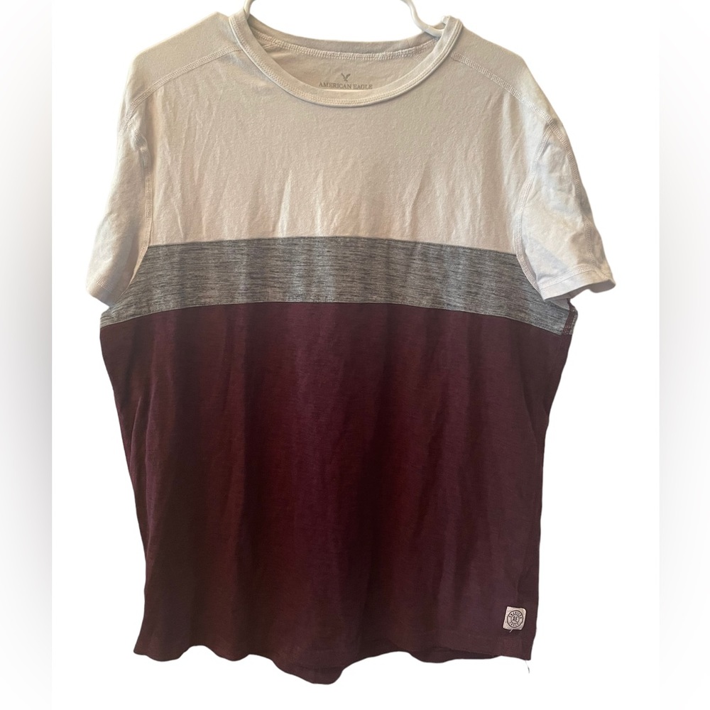 Mens American Eagle burgundy color block t-shirt size L